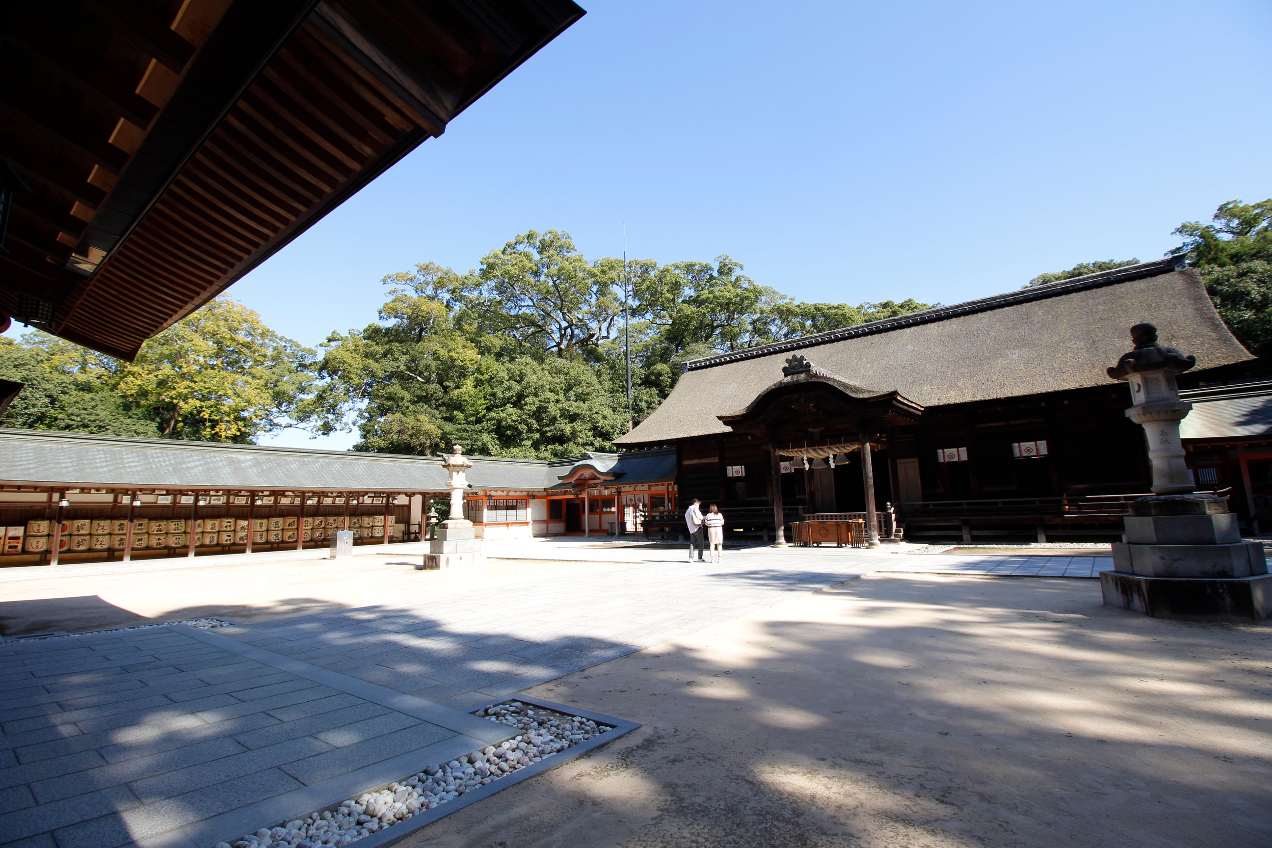 Recharge yourself with a historical shrine visit and sublime food